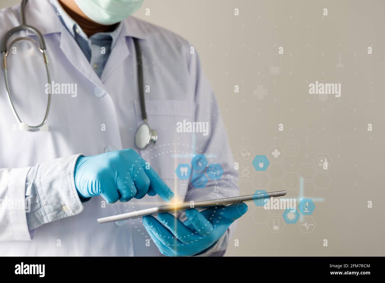 Brain computer interface laboratory hi-res stock photography and images ...
