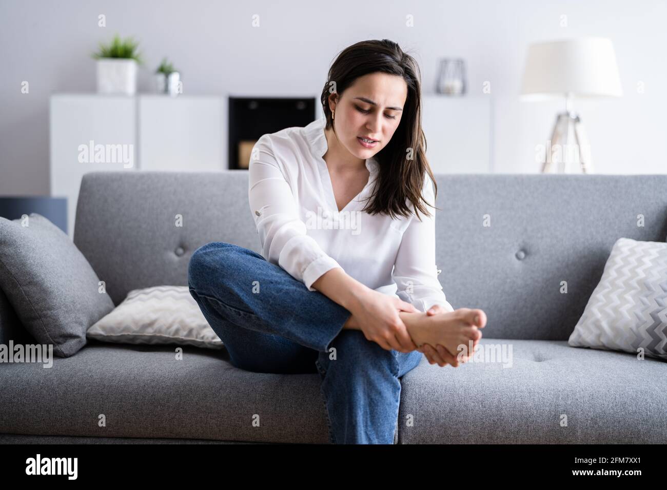 Girl hurt foot hires stock photography and images Alamy