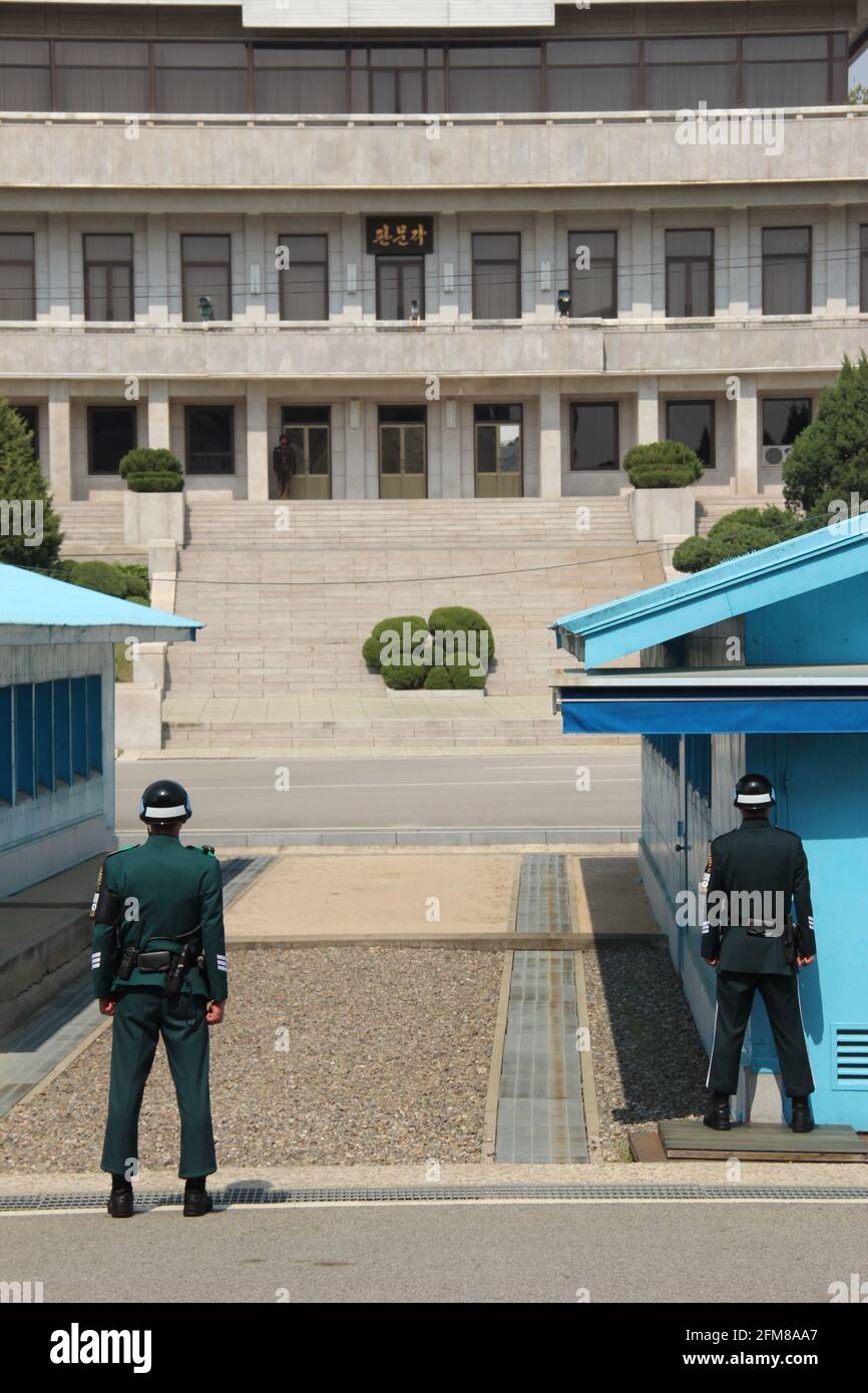 North korean people army hi-res stock photography and images - Alamy