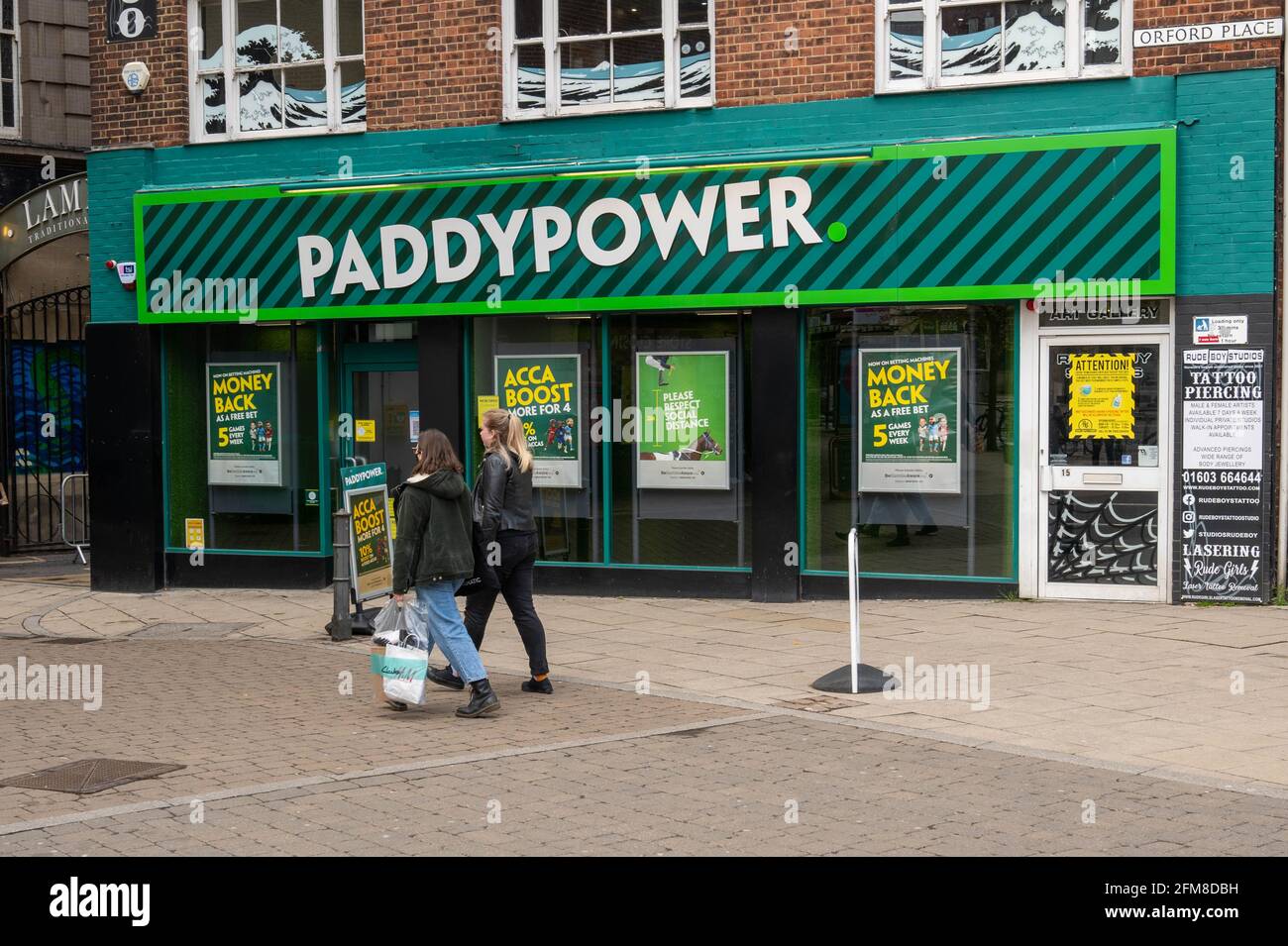 Irish Bookies High Resolution Stock Photography And Images Alamy