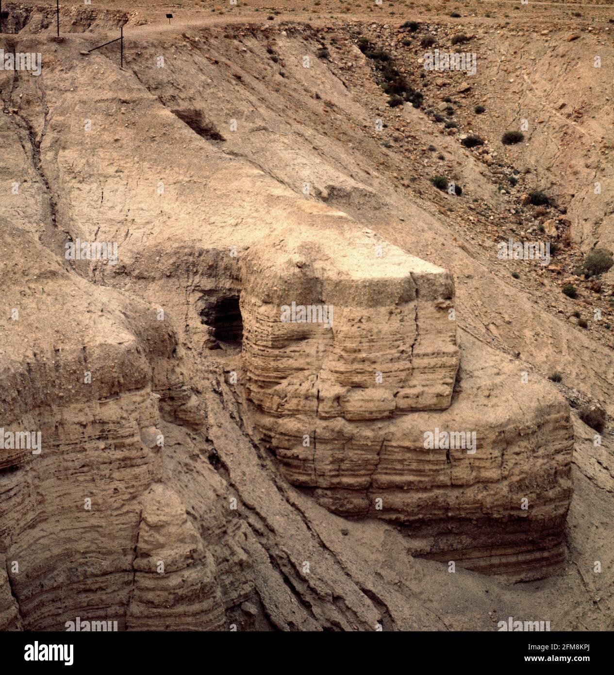 Cuevas de qumran hires stock photography and images Alamy