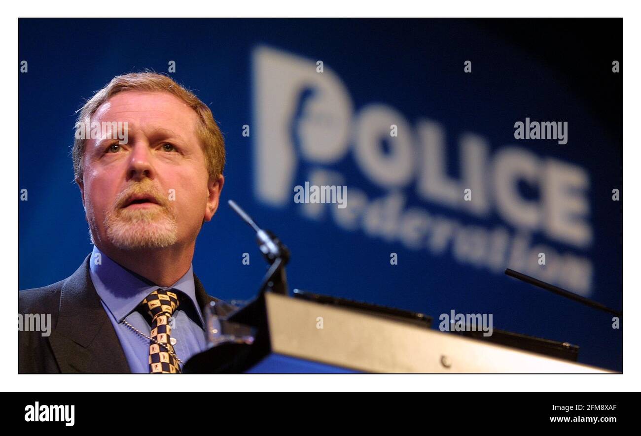 Ian Blair dep comm of Met Police speaks at the Police Federation Conf in Bournmouth.pic David Sandison 15/5/2002 Stock Photo