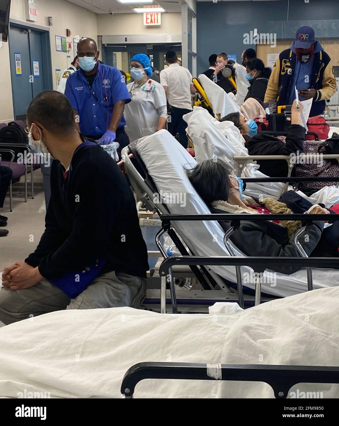 Crowded er hospital covid hires stock photography and images Alamy