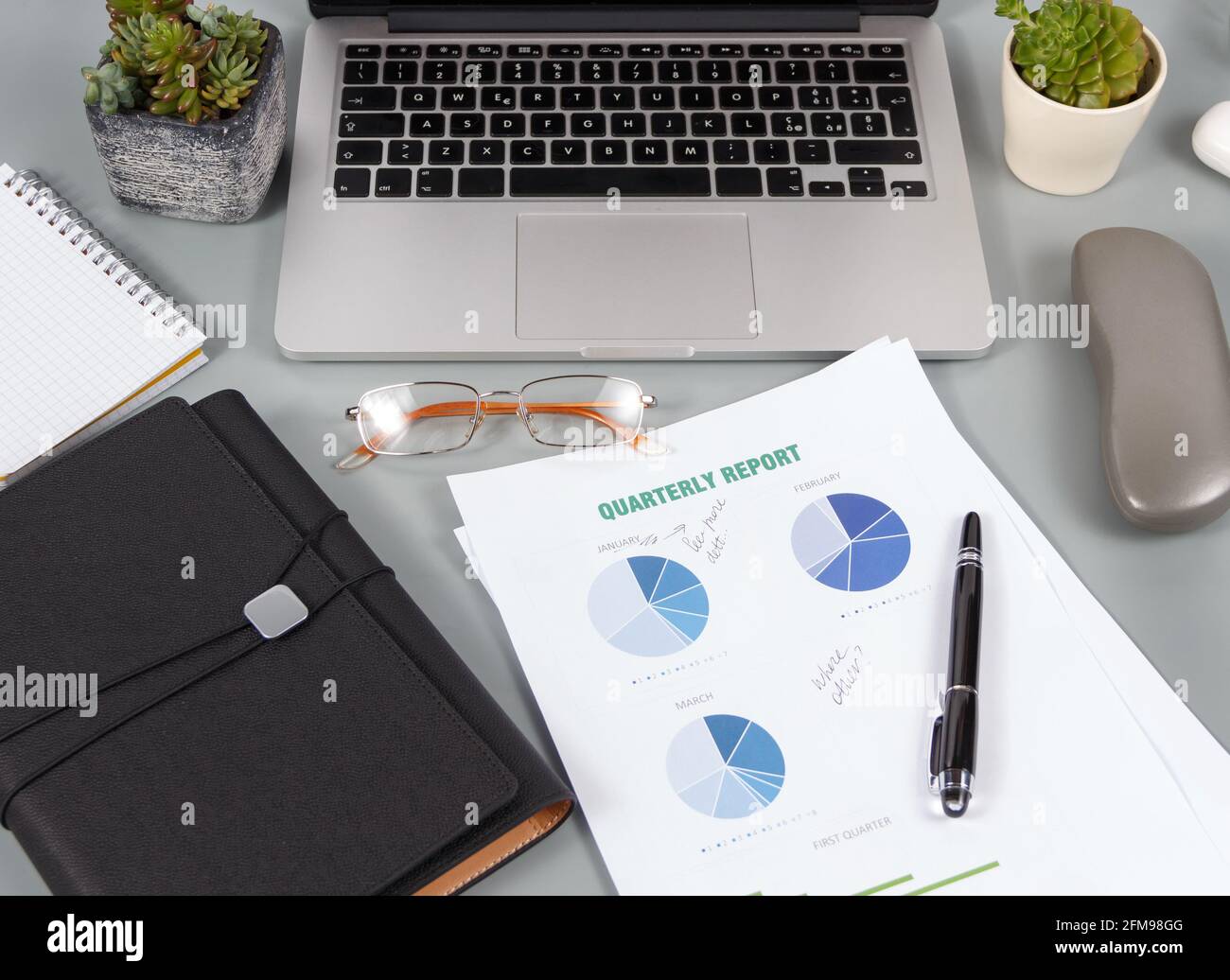 Office desk reports modern hi-res stock photography and images - Alamy