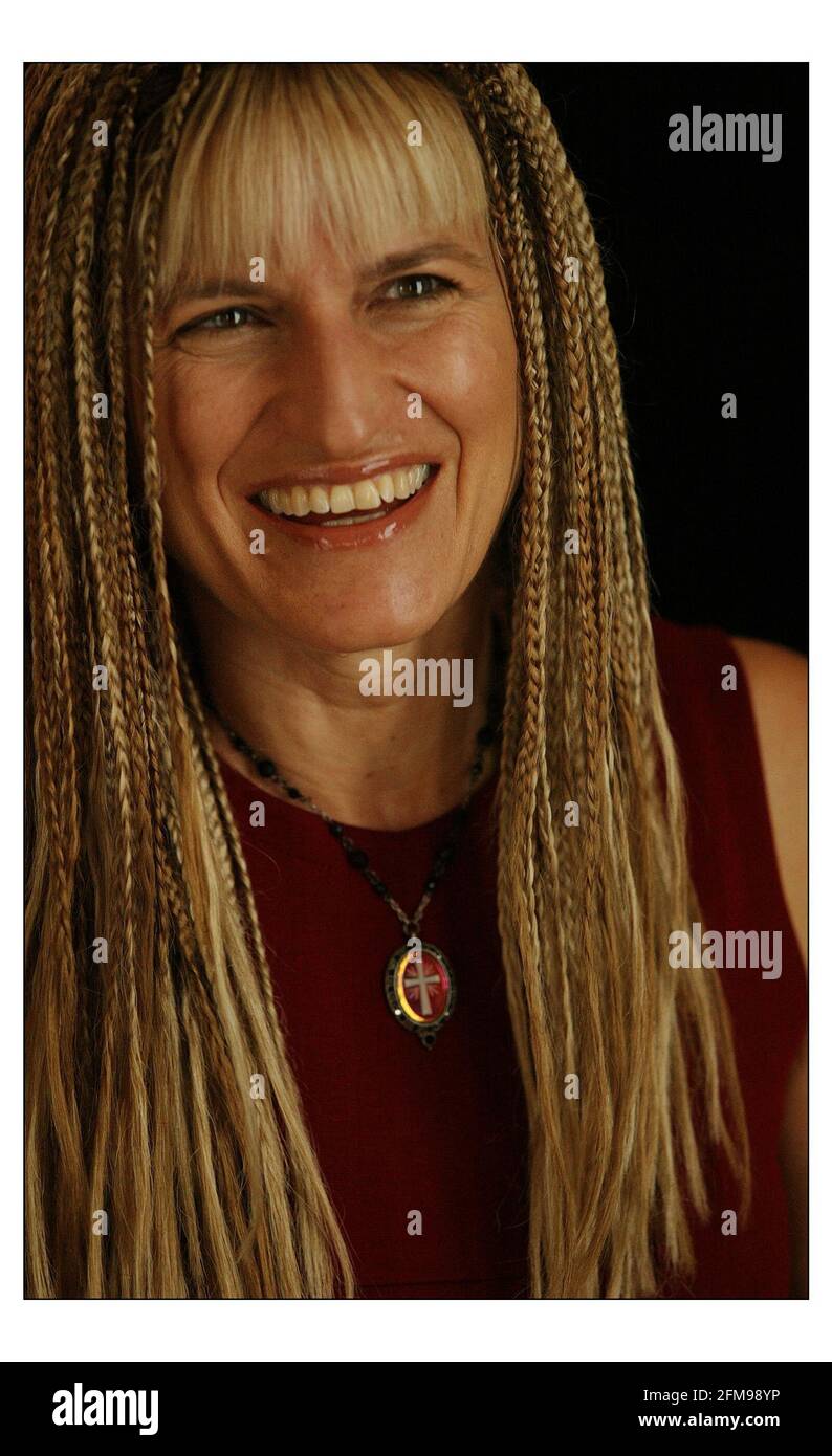 Catherine Hardwicke, director, in London for the launch of the film ThirteenPhotograph by David Sandison 3/11/2003 Stock Photo