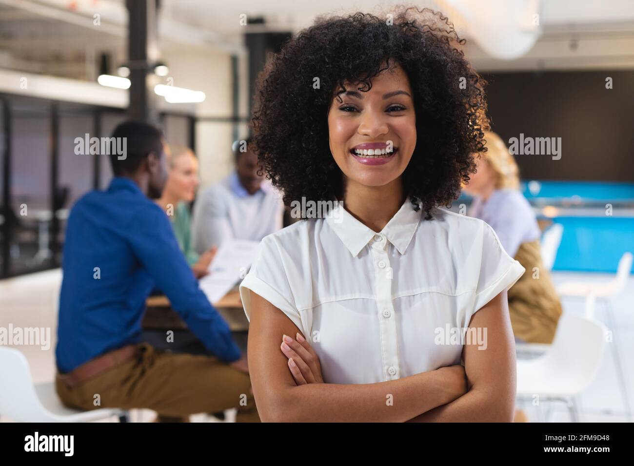 Smiling african american business woman hi-res stock photography and ...