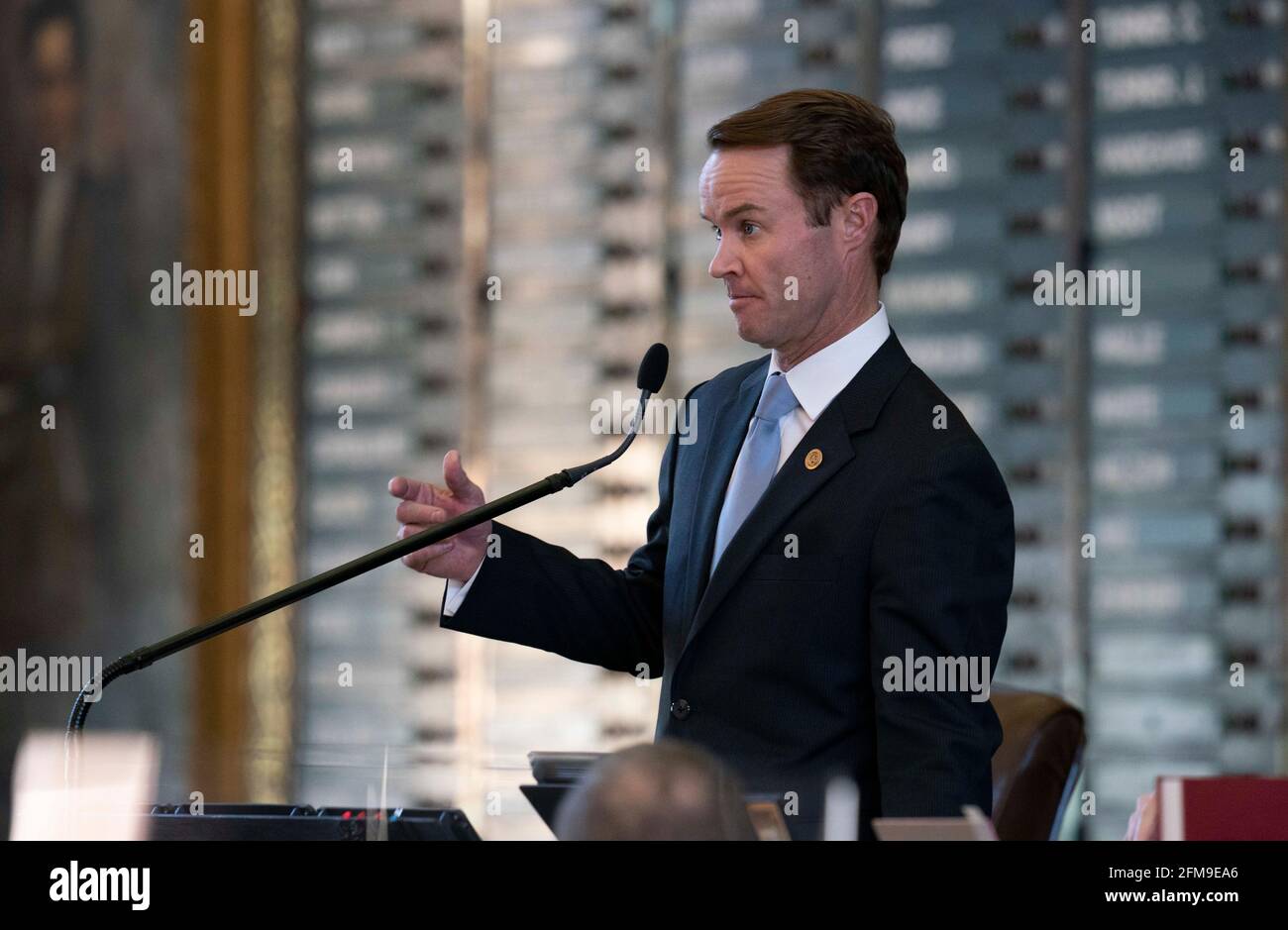 May 6, 2021, Austin, TX, United States: The Texas House debating SB 7 late into the night  a controversial omnibus elections bill that would make changes to the way Texas elections are held. House Speaker DADE PHELAN  keeps order on the floor. (Credit Image: © Bob Daemmrich/ZUMA Wire) Stock Photo