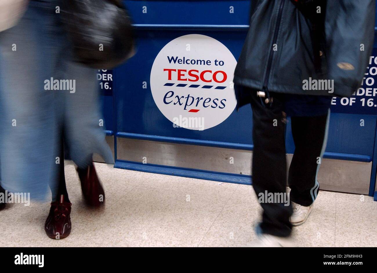 Tesco Express on the Camden Road, North London.30 October 2002 photo Andy Paradise Stock Photo