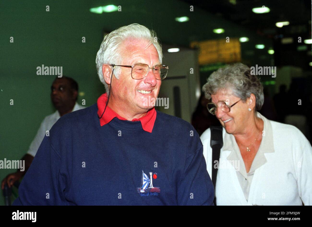 Sri Lanka Columbo Airport Tamil Tiger Attack  July 2001  Peter and Jeanette Board  two of the Britons caught up in the Tamil Tiger attack on Columbo Airport seen here returning to Heathrow Airport Stock Photo