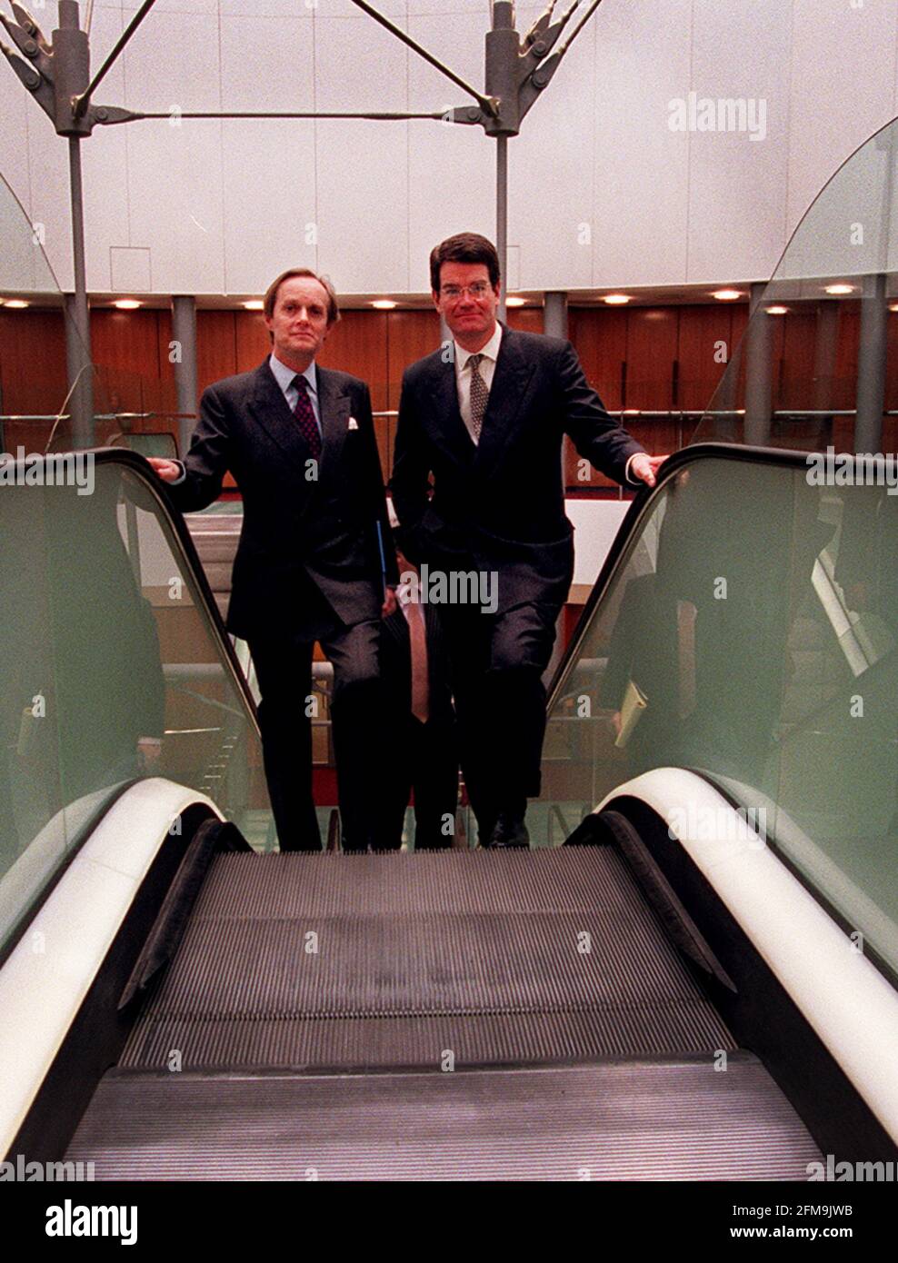 Mark Wood and Lord Douro left Chairman of Sunlife  Mar 1999 before the announcement of Sunlifes half yearly results Stock Photo