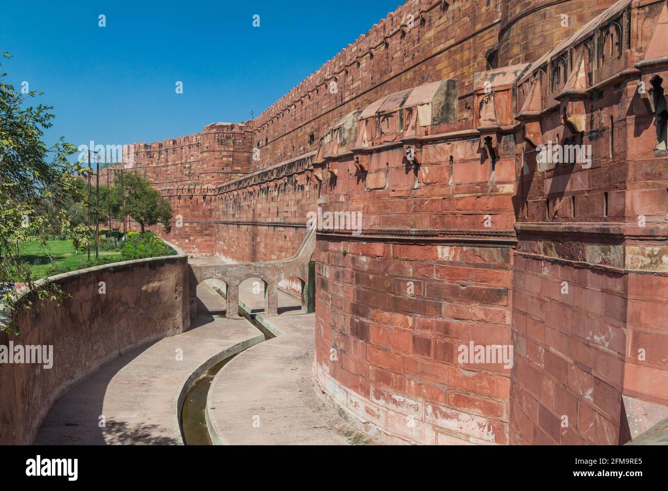 Walls and moat of Agra Fort, Uttar Pradesh state, India Stock Photo