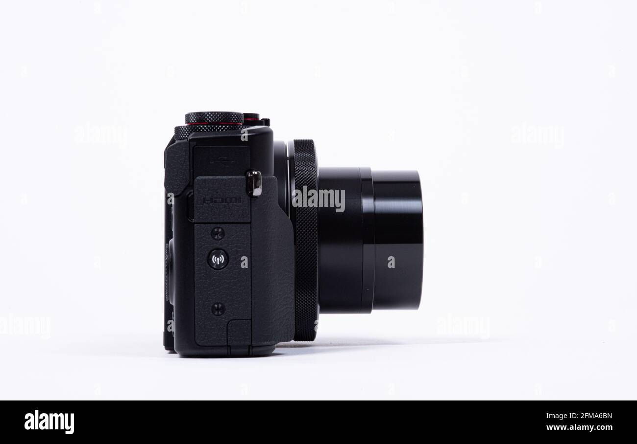 Gothenburg, Sweden - June 2019: Canon PowerShot G7 X Mark II compact digital camera side view. Stock Photo