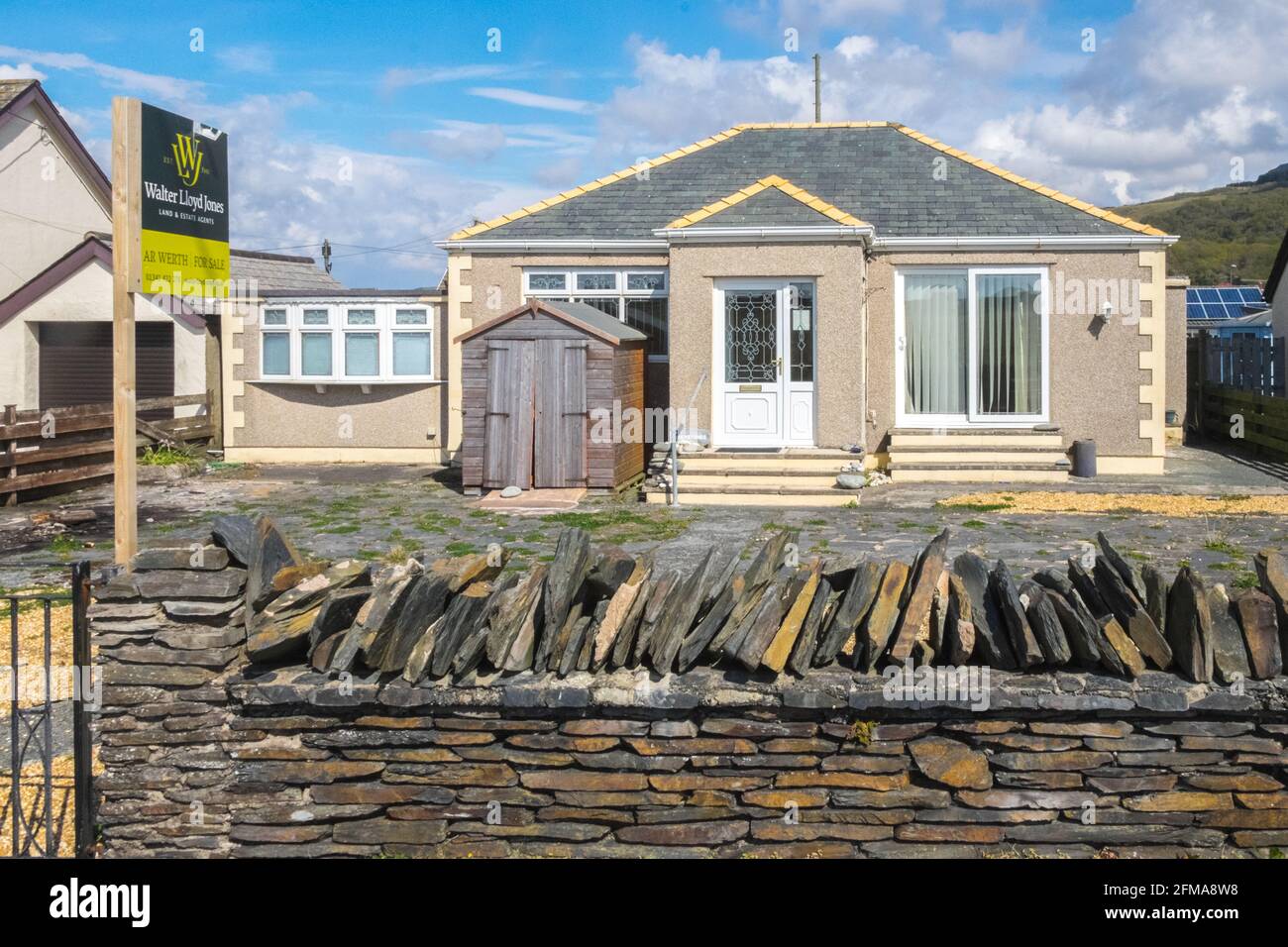 Land for sale on flood plain hires stock photography and images Alamy