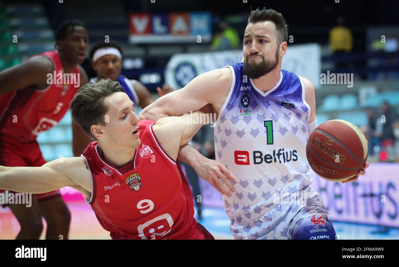 Antwerp's Niels Van Den Eynde and Mons' Anthony Lambot fight for the ball  during the basketball match between Mons-Hainaut and Antwerp Giants, Friday  Stock Photo - Alamy
