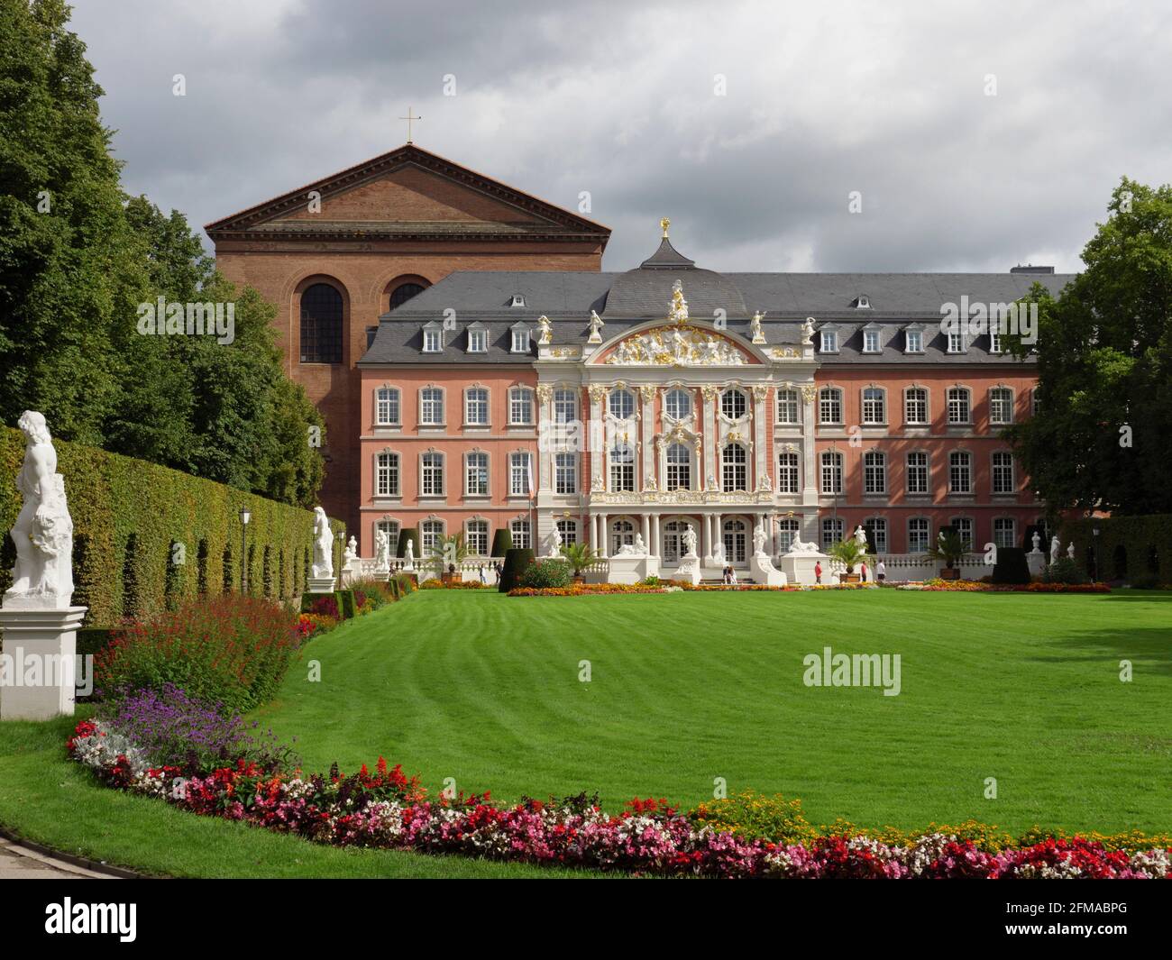 Electoral Palace and Constantine Basilica, Trier, UNESCO World Heritage, Rhineland-Palatinate, Germany Stock Photo