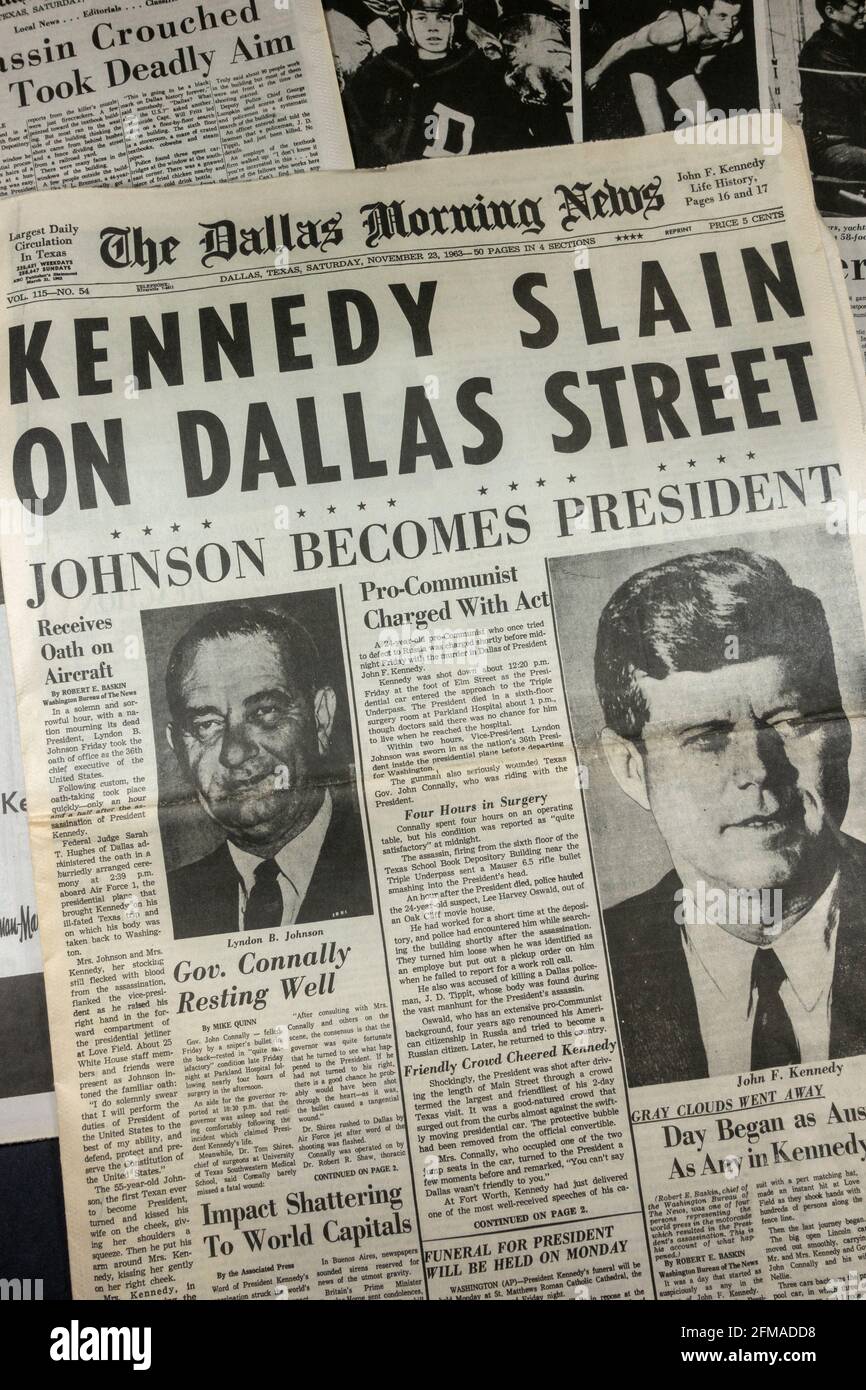 front-page-of-the-dallas-morning-news-replica-copy-on-23rd-november-1963-reporting-the-news-of-the-assassination-of-john-f-kennedy-on-22nd-nov-2FMADD8.jpg