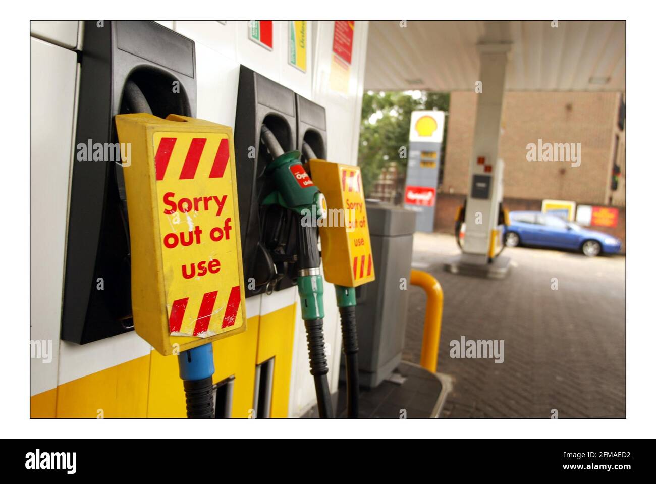 Petrol pumps a day after panic buying of fuel....pic David Sandison 14/9/2005 Stock Photo