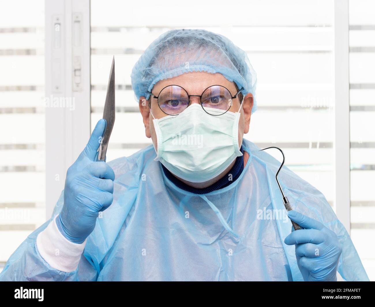 Medical scalpel and doctor hires stock photography and images Alamy