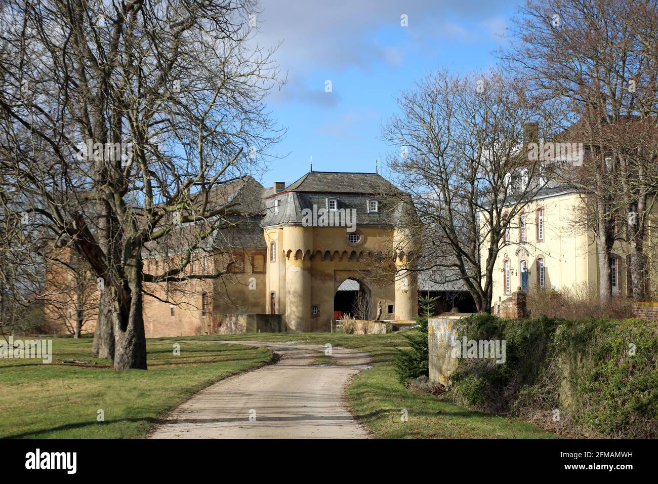 Grosse Burg Kleinbüllesheim, Wasserburg aus dem 18. Jahrhundert, Euskirchen, Nordrhein-Westfalen, Deutschland Stock Photo