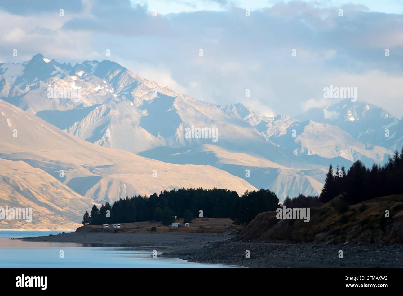 Mountains beside Lake Pukaki, McKenzie Country, Canterbury, South Island, New Zealand Stock Photo