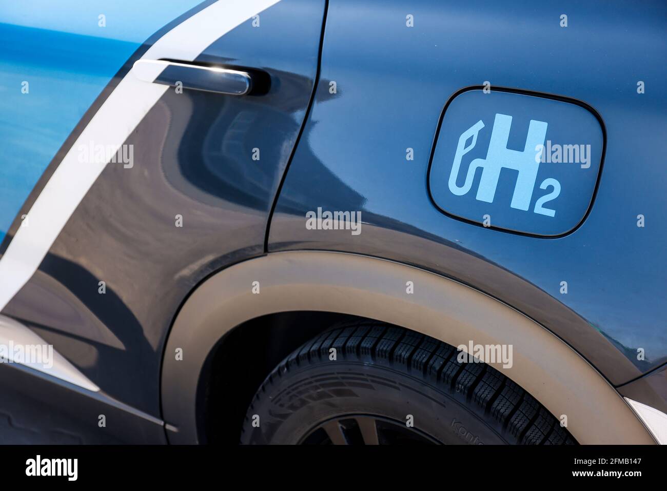 Herten, North Rhine-Westphalia, Germany - H2 fuel filler cap, hydrogen car, fills up with H2 hydrogen at an H2 hydrogen filling station. Stock Photo