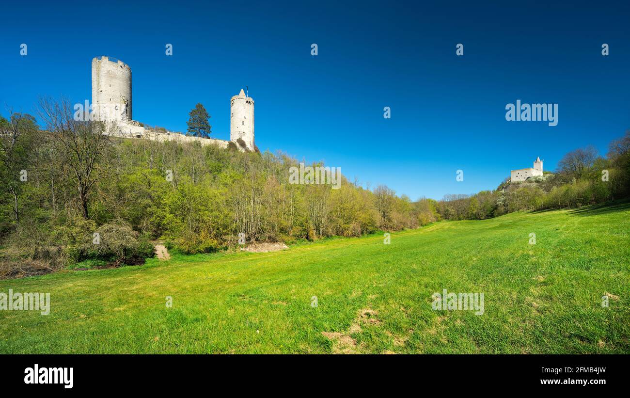 Germany, Saxony-Anhalt, Naumburg, Bad Kösen, Saaleck, Rudelsburg and Saaleck castle ruins Stock Photo