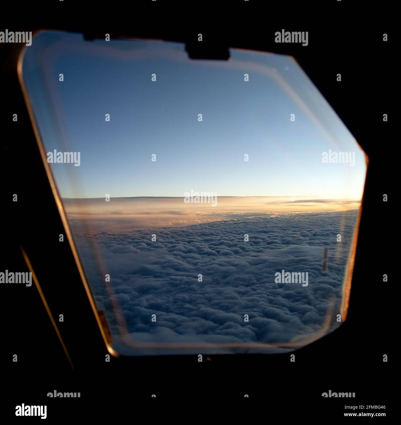 Airplane window sunset hi-res stock photography and images - Alamy