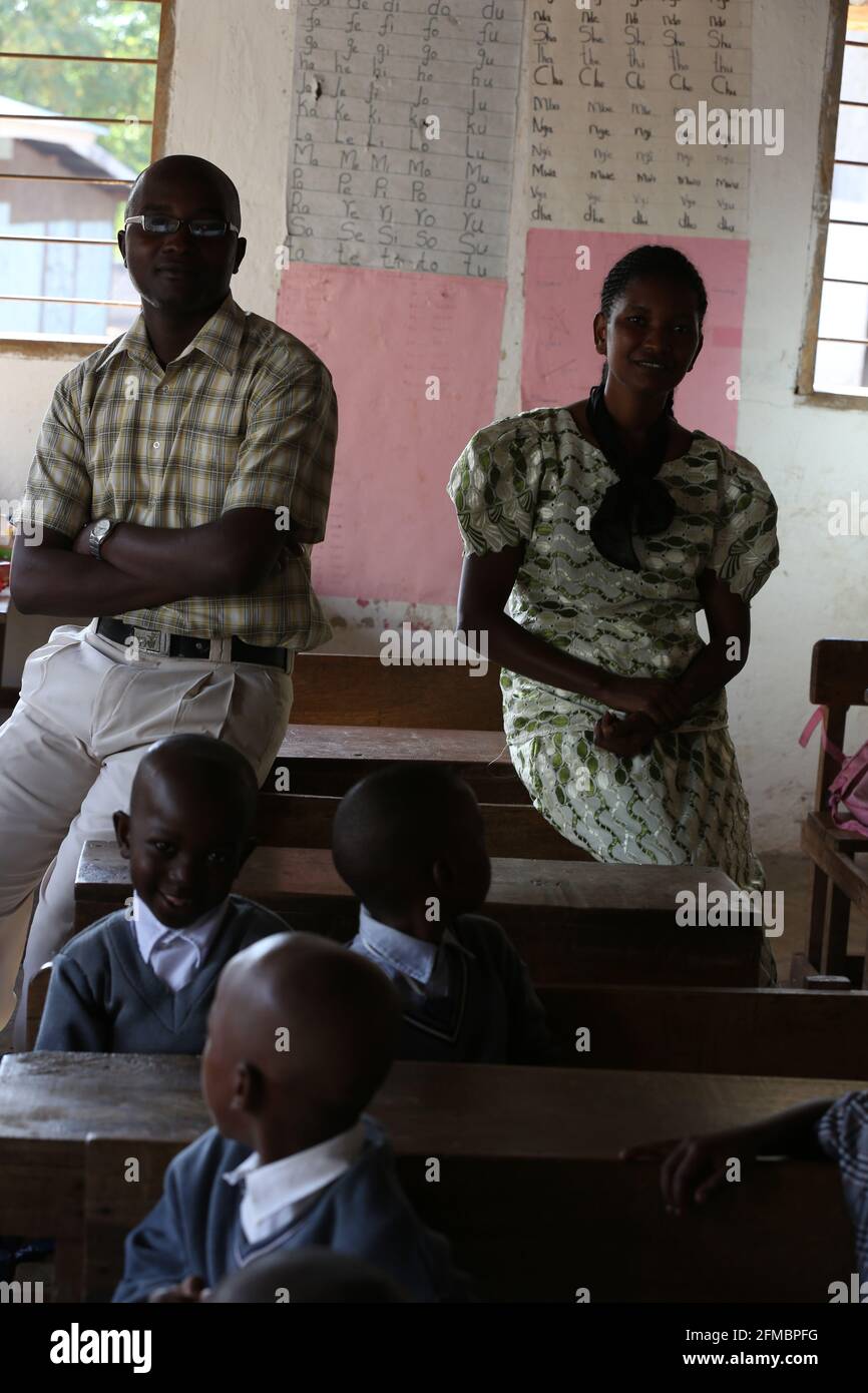Afrikaner in einem Klassenzimmer in Kenia Stock Photo