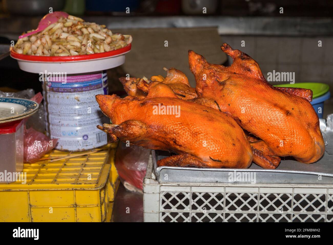 Roast duck, Fresh produce market, Hanoi, Vietnam Stock Photo - Alamy