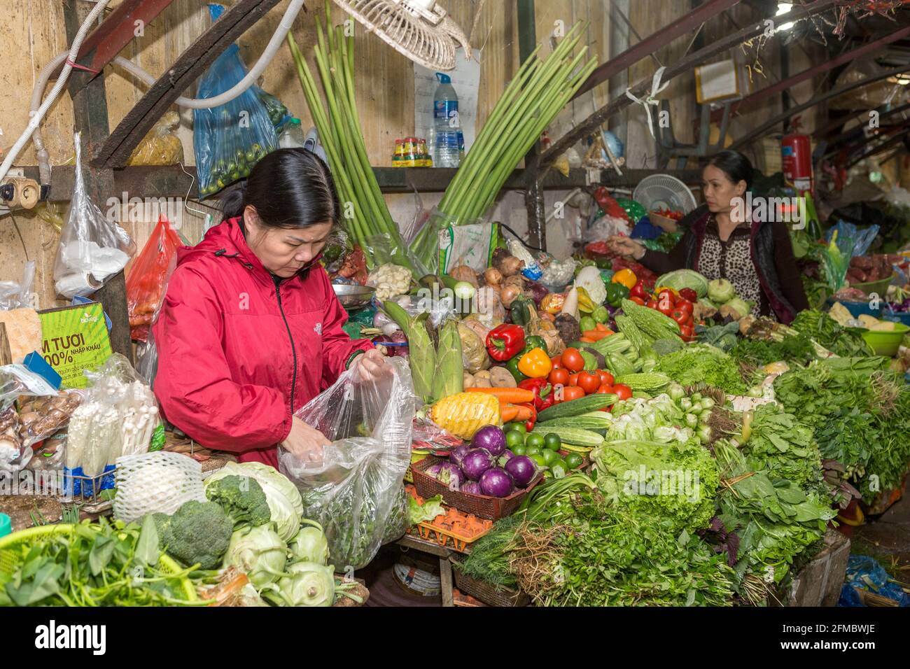 Vietnam hanoi market display hi-res stock photography and images - Alamy