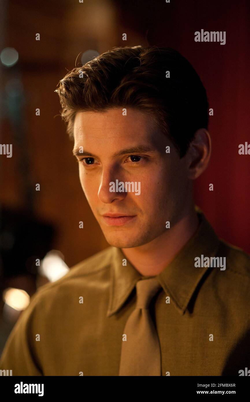 Dunyodagi eng seksual porno yulduz Skype-da jinsiy aloqa uchun yigit