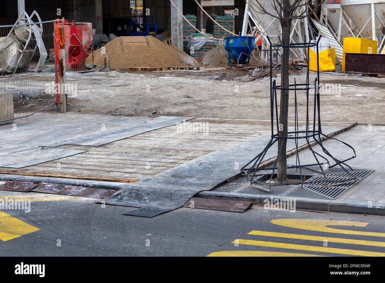 Heavy vehicle ground mat or construction road mat at entrance to the