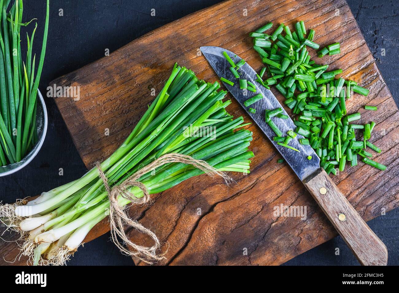 Onion cutting water hi-res stock photography and images - Alamy