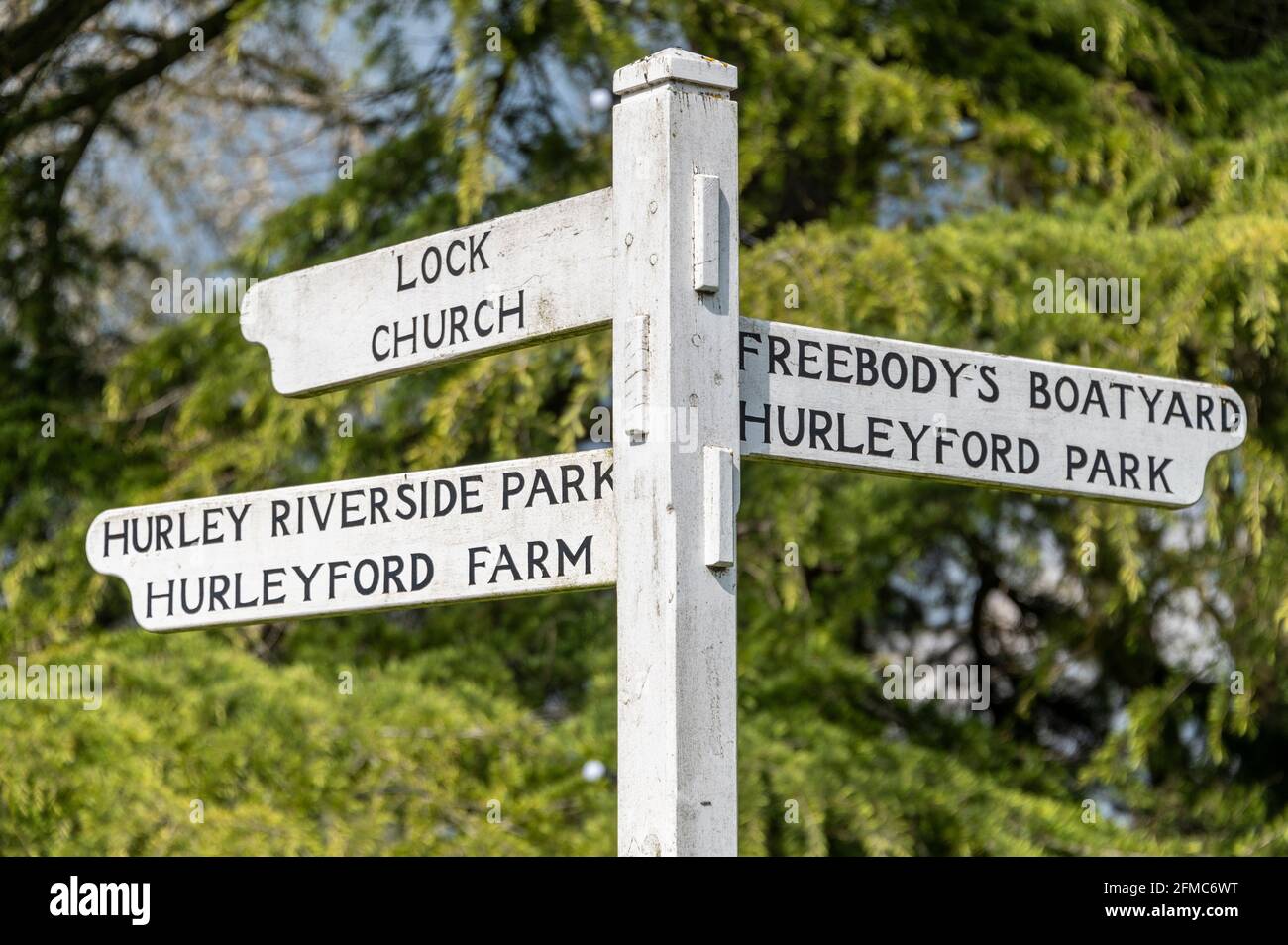 Hurley village sign hires stock photography and images Alamy