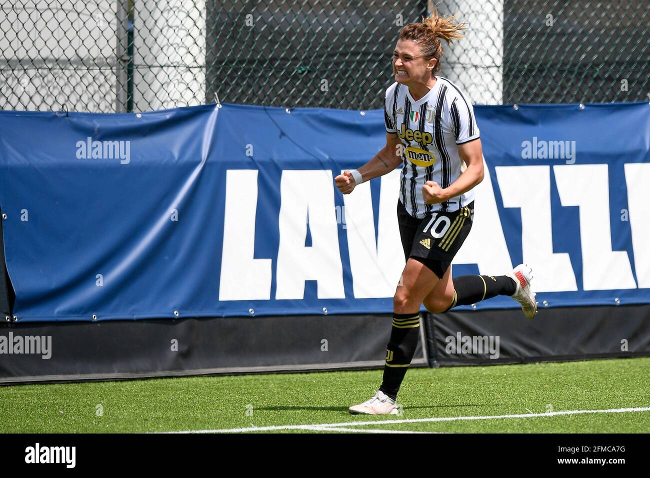 Vinovo, Italy. 08 May 2021. Cristiana Girelli of Juventus FC celebrates after scoring a goal during the Women Serie A football match between Juventus FC and SSD Napoli. Credit: Nicolò Campo/Alamy Live News Stock Photo