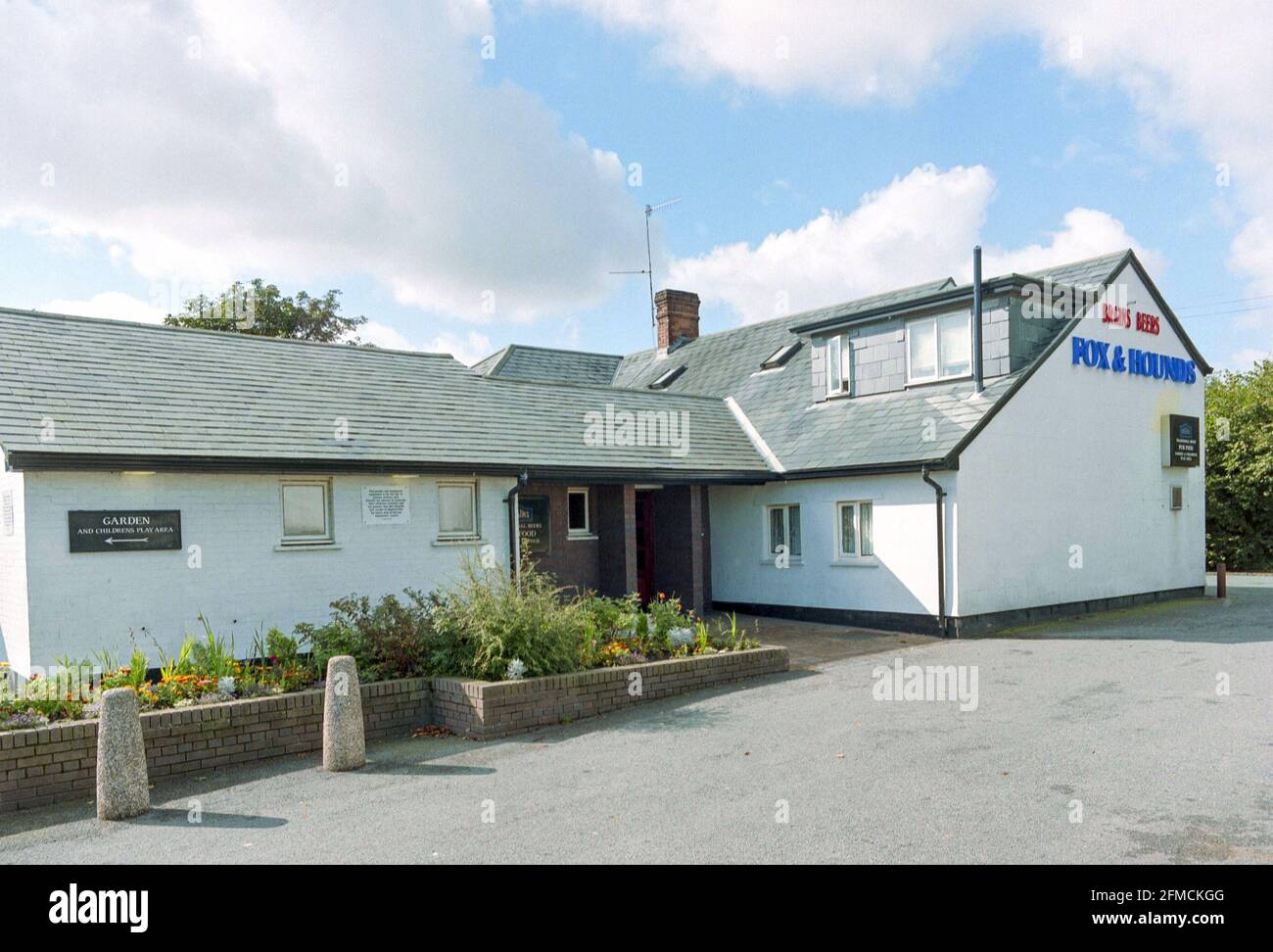 The Fox and Hounds Pub, St Mellons, Cardiff, 1989 Stock Photo