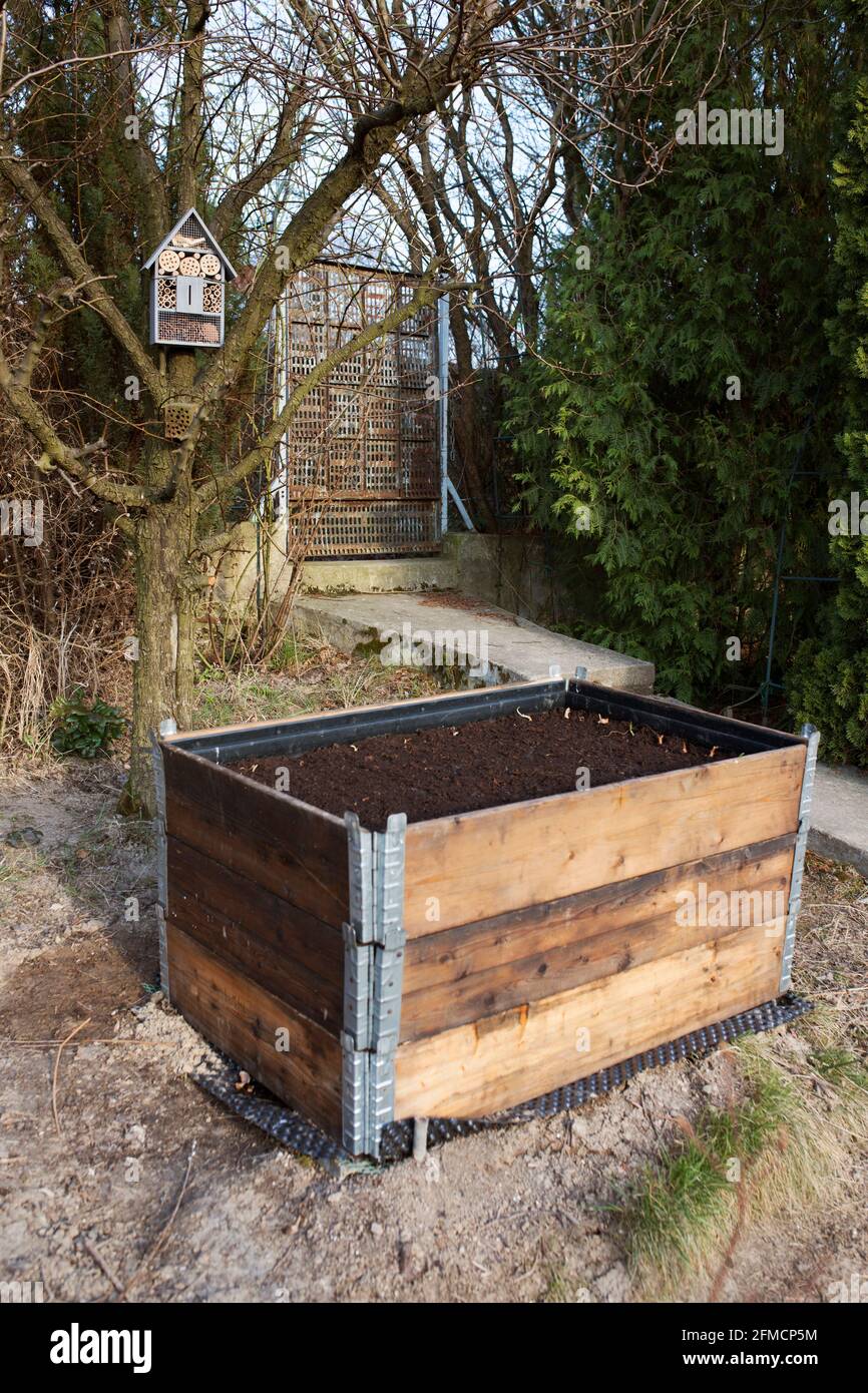 pallet collar raised beds for vegetables planting. permacultural