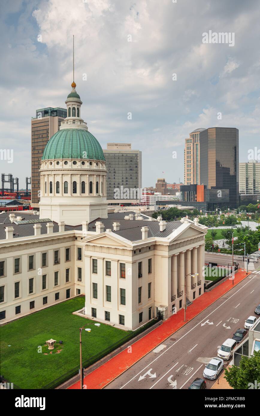 St. Louis, Missouri, USA downtown skyline and court house. Stock Photo