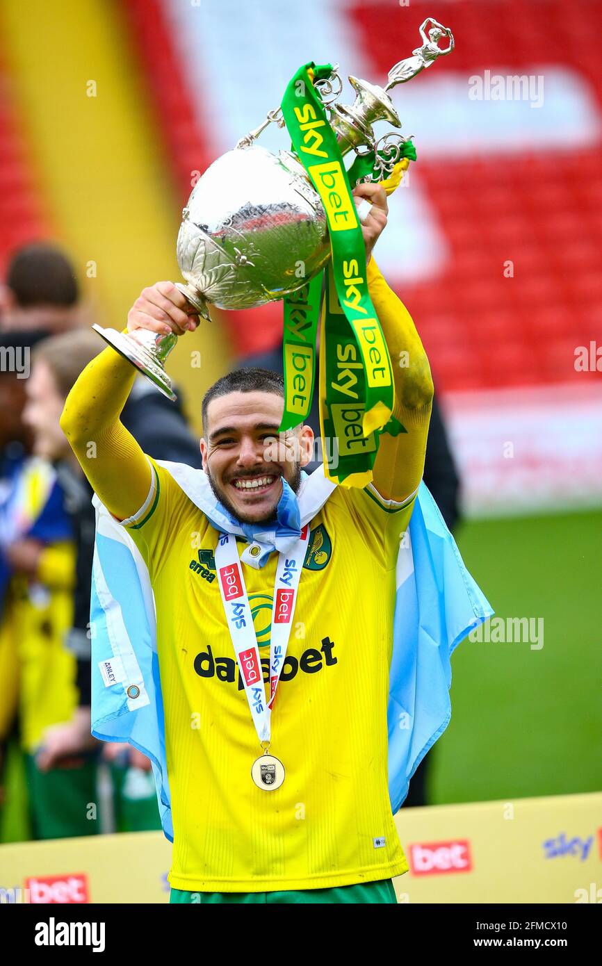 Oakwell, Barnsley, England - 8th May 2021 Emi Buendia of Norwich City with the championship trophy after the game Barnsley v Norwich City, Sky Bet EFL Championship 2020/21, at Oakwell, Barnsley, England - 8th May 2021 Credit:  Arthur Haigh/WhiteRosePhotos/Alamy Live News                                       Oakwell, Barnsley, England - 8th May 2021  during the game Barnsley v Norwich City, Sky Bet EFL Championship 2020/21, at Oakwell, Barnsley, England - 8th May 2021 Credit:  Arthur Haigh/WhiteRosePhotos/Alamy Live News Stock Photo