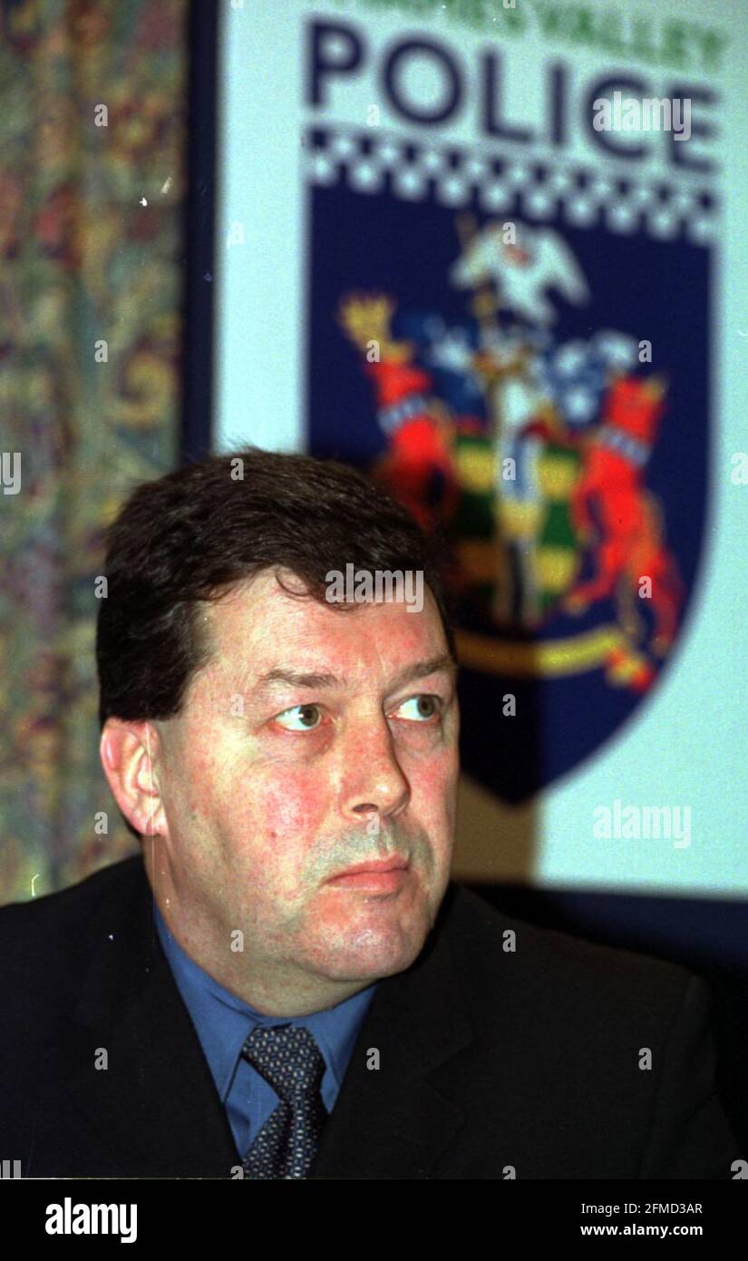 INVESTIGATION INTO CHILD DEATHS AT WEXHAM PARK HOSPITAL, SLOUGH. DETECTIVE SUPERINTENDANT STEVE MORRISON, AT A PRESS CONFERENCE AT A LOCAL SPORT GROUND, NEAR THE HOSPITAL. Stock Photo