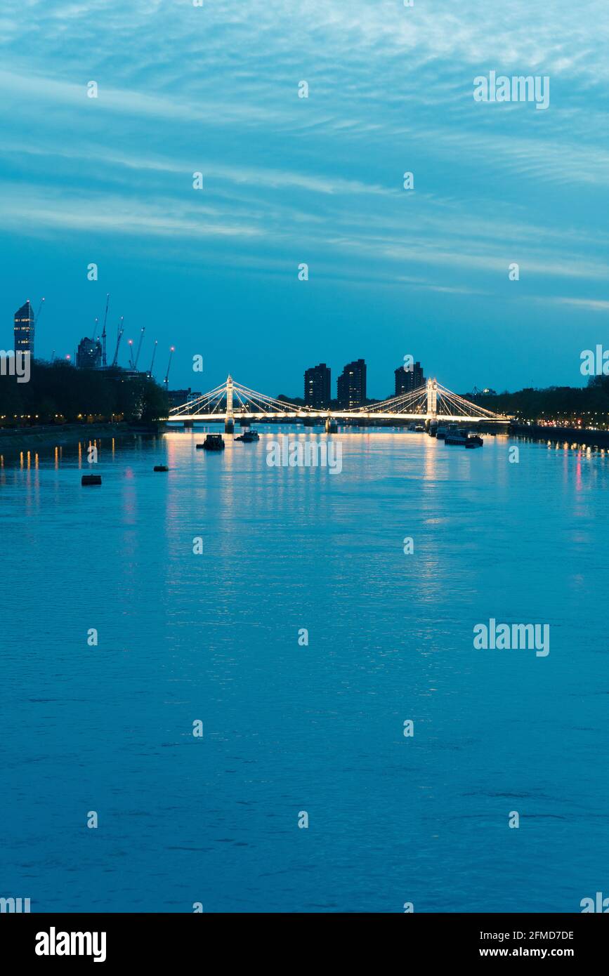 Albert bridge hi-res stock photography and images - Alamy