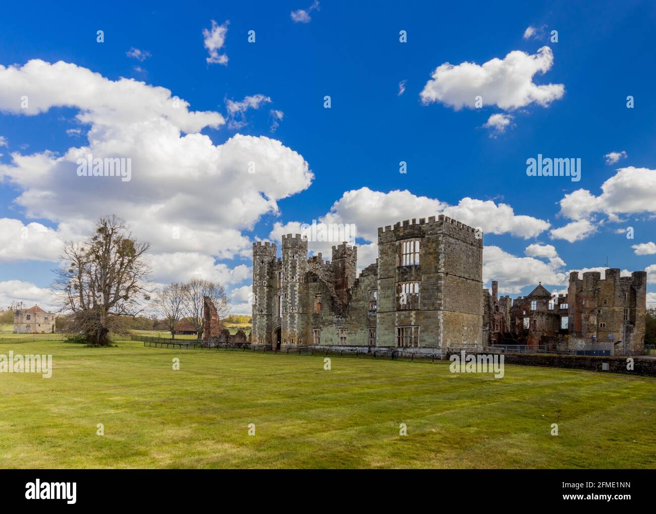 The ruins of Cowdray House, Midhurst, West Sussex, UK Stock Photo Alamy