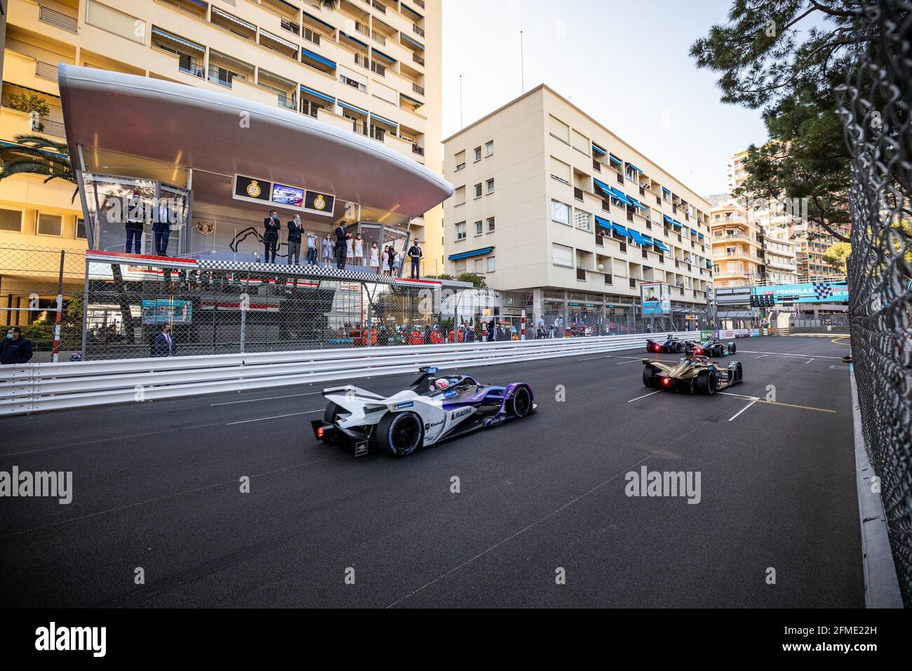 Monaco. 8th May, 2021. 04 Frijns Robin (nld), Envision Virgin Racing, Audi e-tron FE07, action 20 Evans Mitch (nzl), Jaguar Racing, Jaguar I-Type 5, action 25 Vergne Jean-Eric (fra), DS Techeetah, DS E-Tense FE20, action 28 Gunther Maximilian (ger), BMW i Andretti Motorsport, BMW iFE.21, action chequered flag drapeau a damiers during the 2021 Monaco ePrix, 4th meeting of the 2020-21 Formula E World Championship, on the Circuit de Monaco on May 8, in Monaco - Photo Germain Hazard / DPPI / LiveMedia Credit: Independent Photo Agency/Alamy Live News Stock Photo