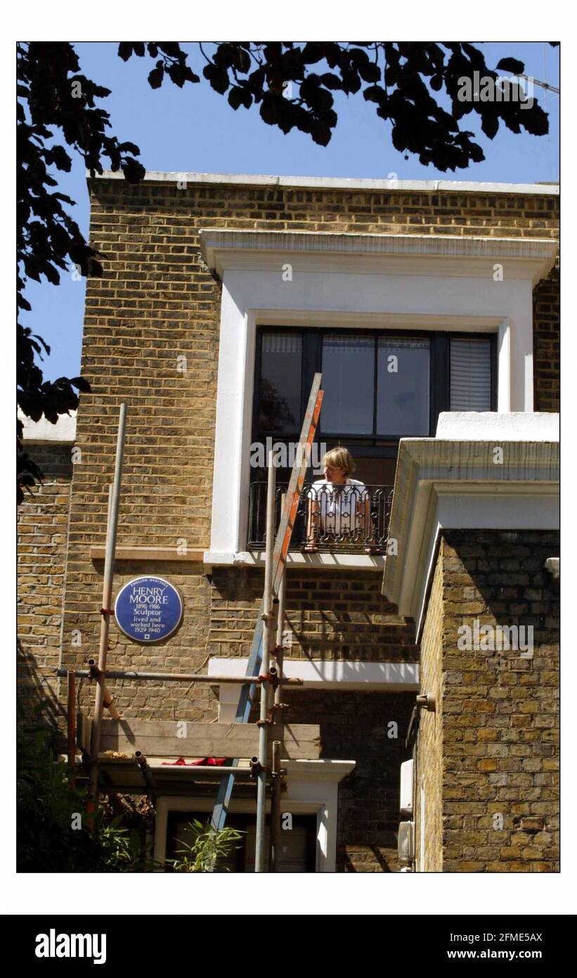 A English Heritage BLUE PLAQUE, commemorating one of the greatest