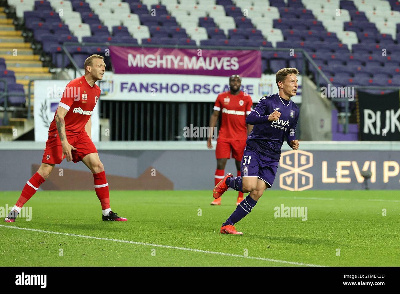 ANDERLECHT, BELGIUM - MAY 15: Yari Verschaeren of RSC Anderlecht during the  Jupiler Pro League match between RSC Anderlecht and KRC Genk at Lotto Park  Stock Photo - Alamy