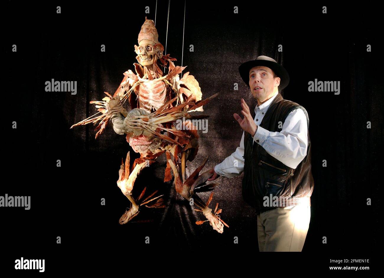 Professor Gunter von Hagens july 2002Professor Gunther von  Hagens with one of his new works entitled 'Mystical Plastinate' at the 'Body Worlds' exhibition at the Atlantis Gallery in Brick Lane. 12 July 2002 photo Andy Paradise Stock Photo