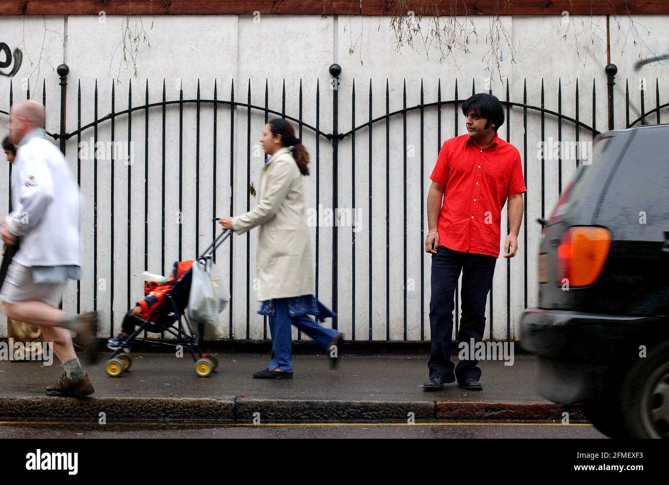 For Features> Musician Tjinder Singh from the band 'Cornershop'.17 March 2002 photo Andy Paradise parked by jv 19 March 2002 Stock Photo