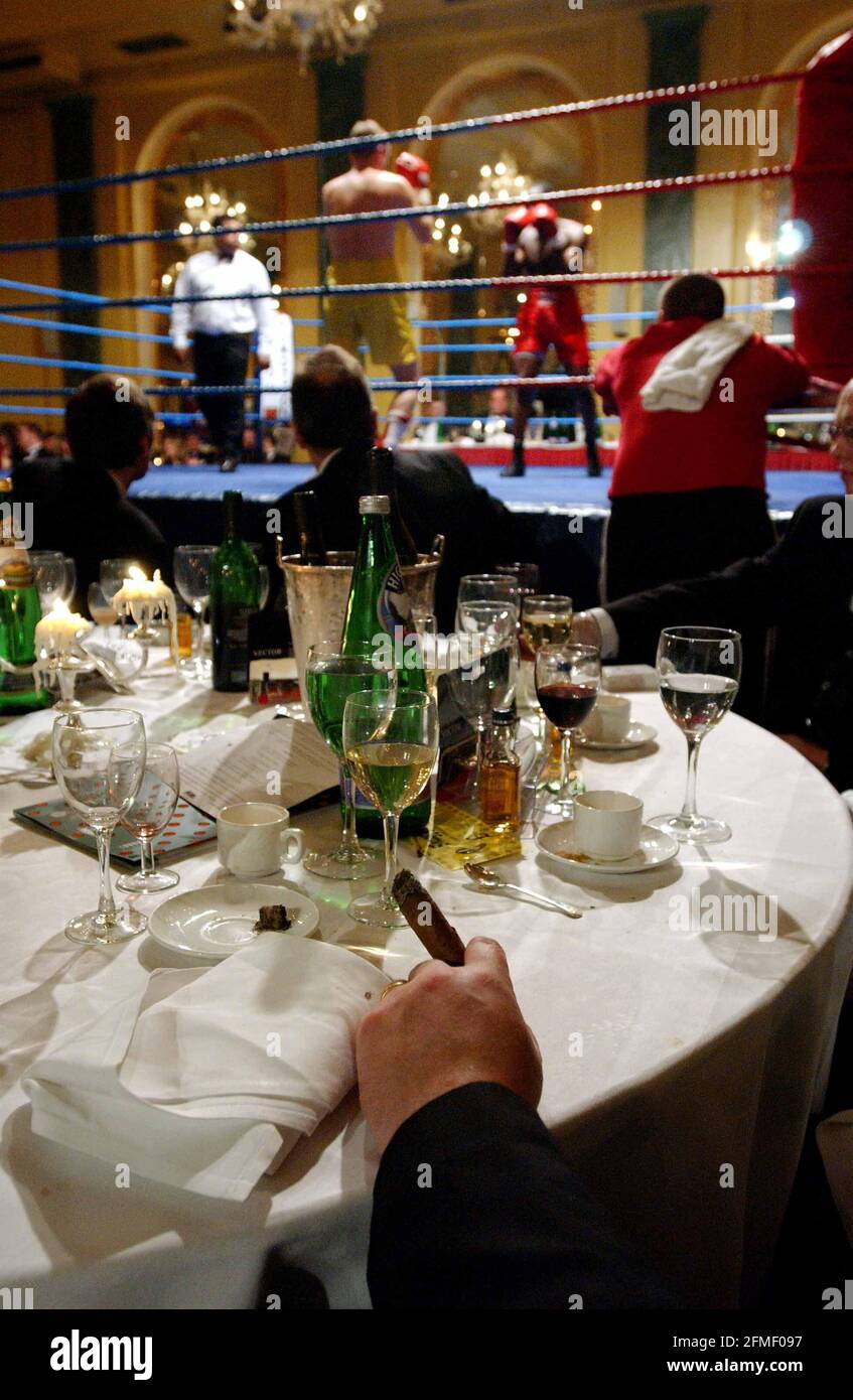 For Sophie> Boxing at the Cafe Royal.1 February 2002 photo Andy Paradise Stock Photo