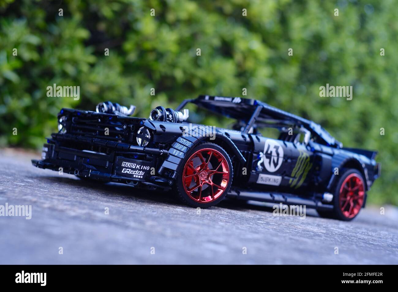 Black and white Mouldking Ford Mustang Hoonicorn Lego Set Stock Photo -  Alamy