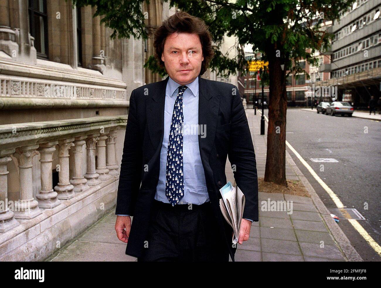 MP RUPERT ALLASON LEAVING THE HIGH COURT THIS AFTERNOON AFTER HIS CASE WAS THROWN OUT.16 October 2001 PHOTO ANDY PARADISE Stock Photo